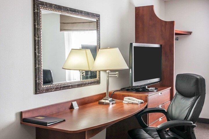 Sleep Inn & Suites Conference Center and Water Park