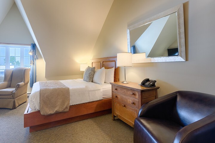 Room 52 of 71