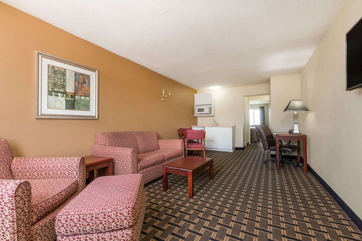 Room 12 of 31