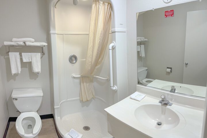 Room 12 of 16