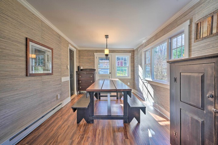 3-acre Lodge w / Snowmobile & Four-wheeling Trails