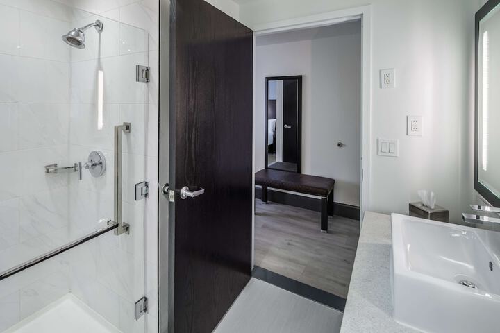 Room 21 of 42