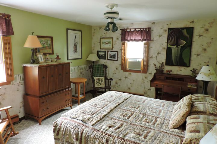 Room 28 of 96