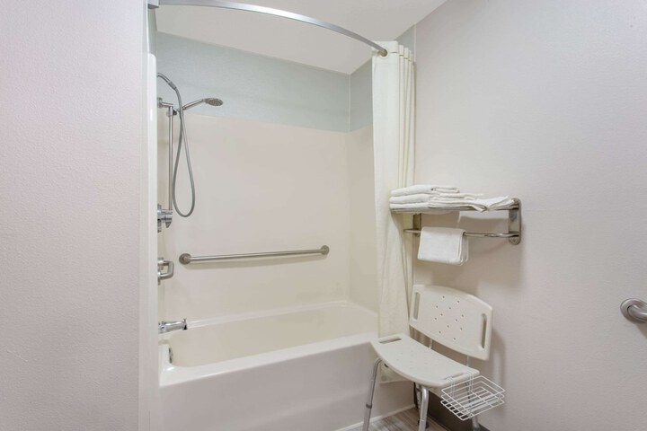 Room 12 of 17