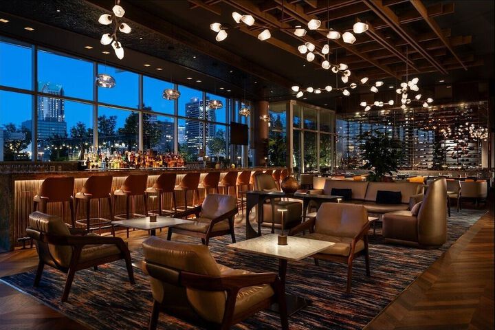 Lounge 71 of 88