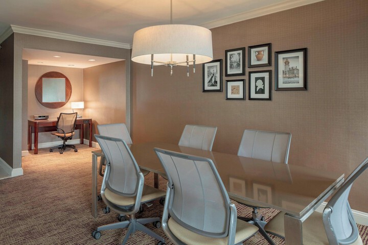 Room 10 of 65