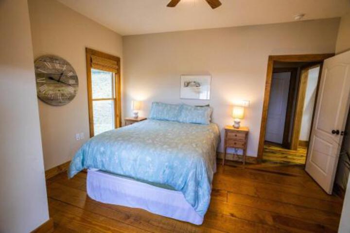 Lake Rider Cabin