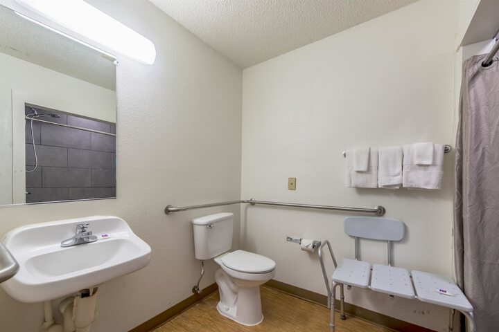 Room 22 of 28
