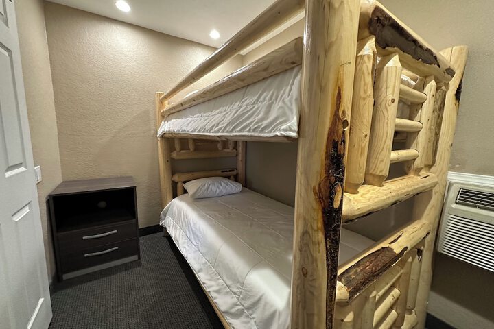 Room 40 of 46