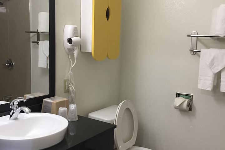 Room 40 of 43
