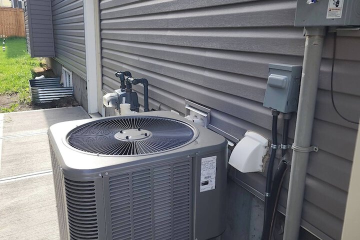 Luxurious Home Away From Home With Aircon