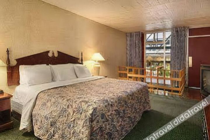 Days Inn Danville Conference Center