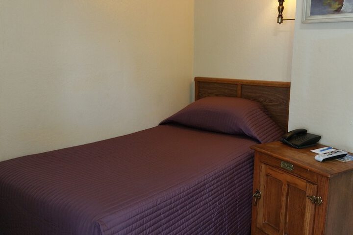 Room 12 of 36