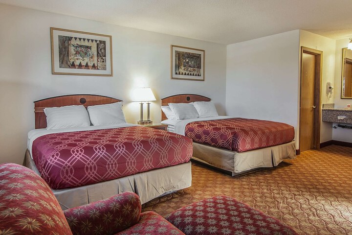 Econo Lodge Inn & Suites Madras