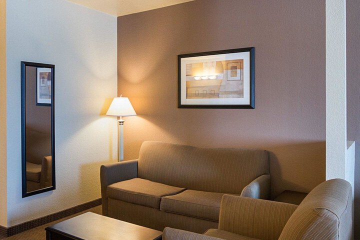 Room 17 of 35