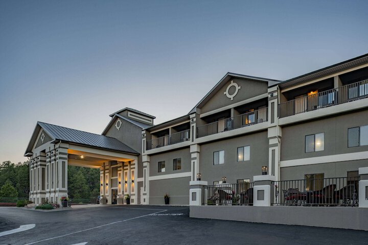 Hotel 4 of 74
