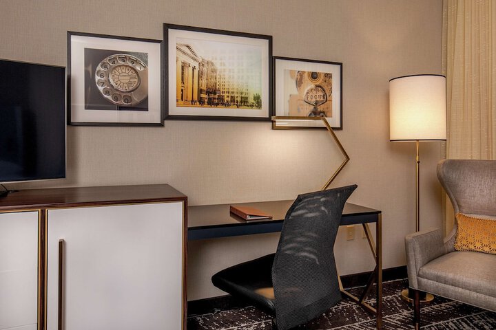 DoubleTree by Hilton Youngstown Downtown