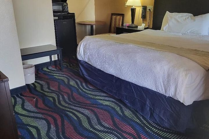 Room 17 of 19