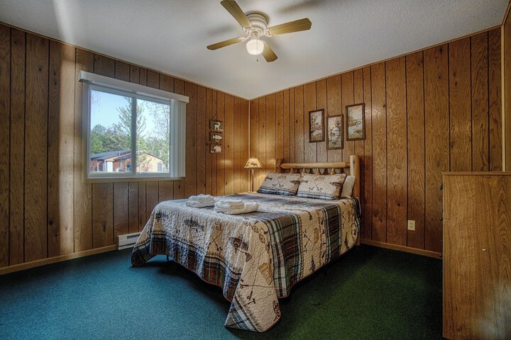 Room 43 of 100