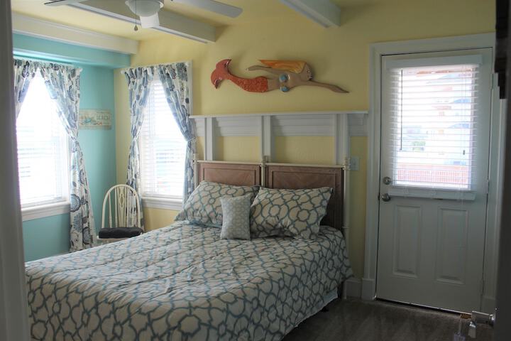 Room 30 of 46