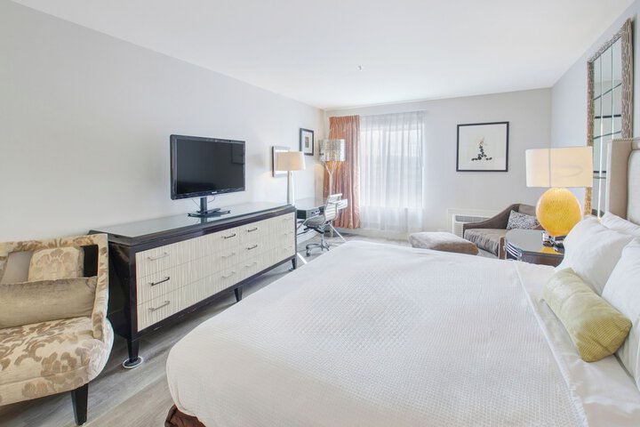 Room 32 of 36