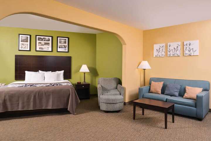 Room 10 of 29
