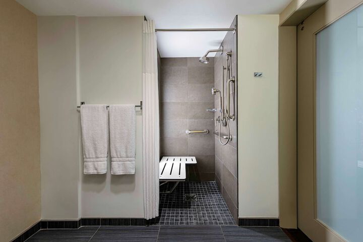 Room 50 of 149