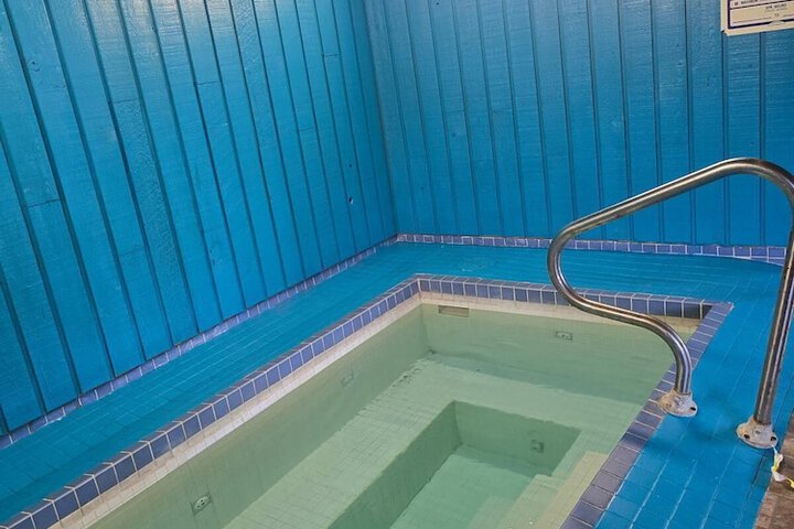 Camelot Court Motel
