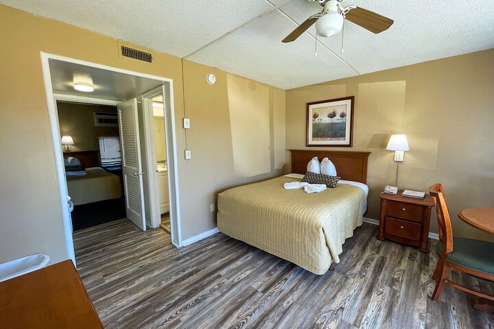 Room 11 of 30