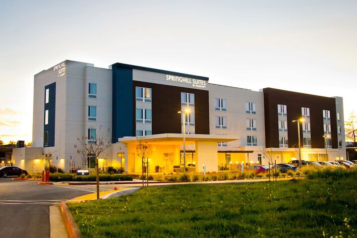 Hotel 2 of 54