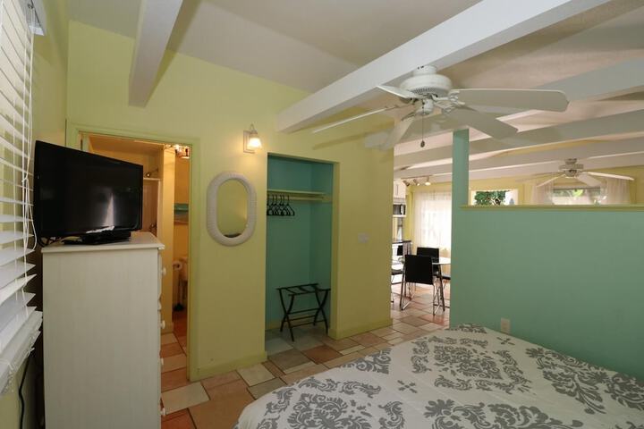 Room 15 of 37