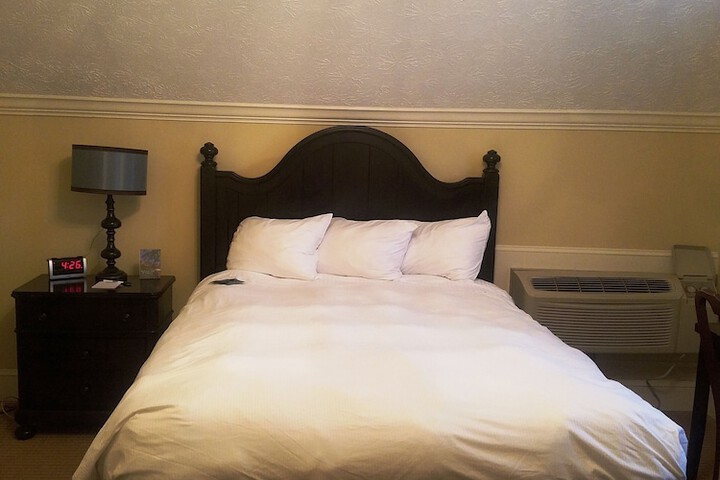 Room 42 of 60