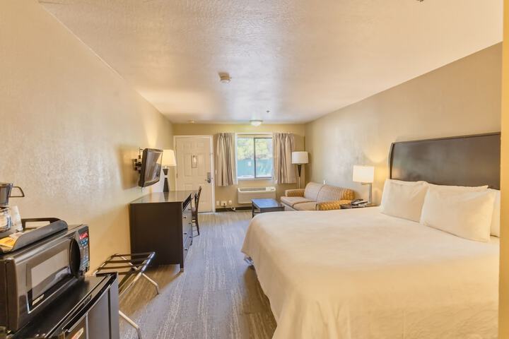 The Oakhurst Inn at Yosemite