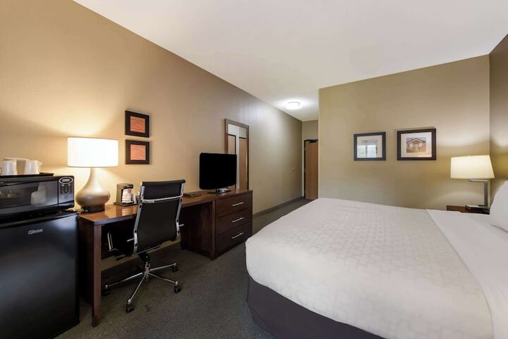 Room 9 of 32