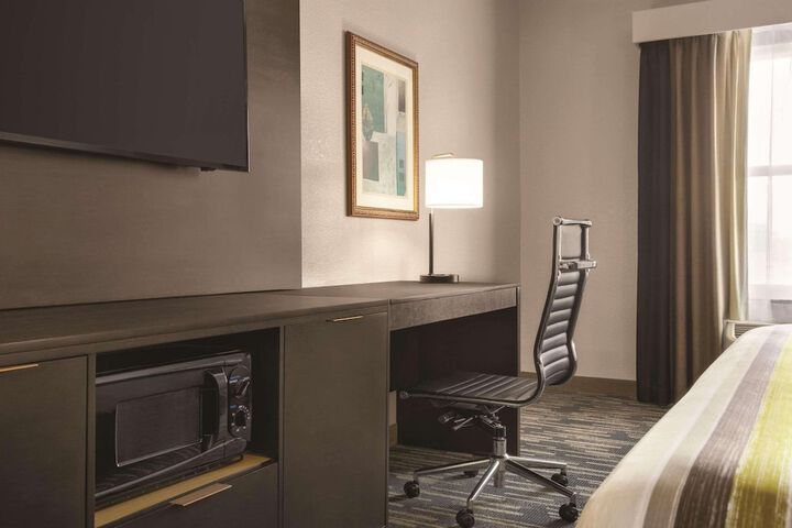 Room 11 of 29