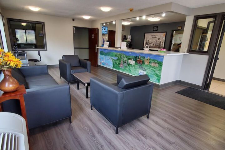 Super 8 by Wyndham Paris