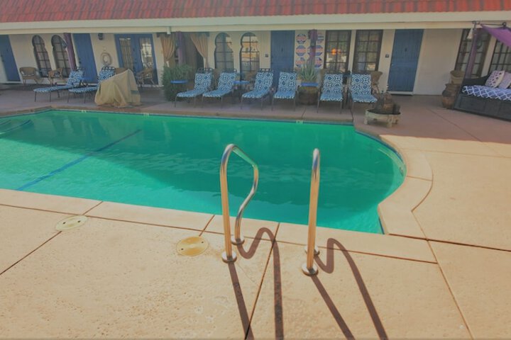 Pool 4 of 30
