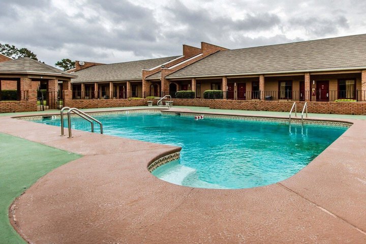 Pool 6 of 25