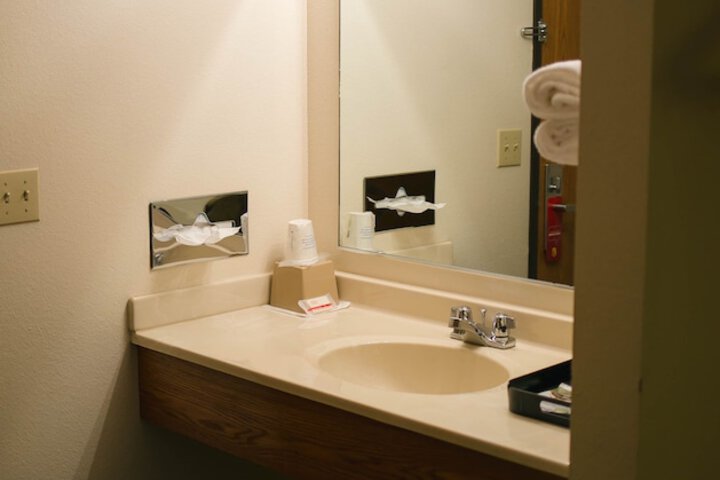 Room 8 of 20