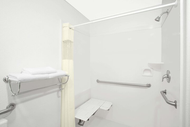 Room 14 of 19