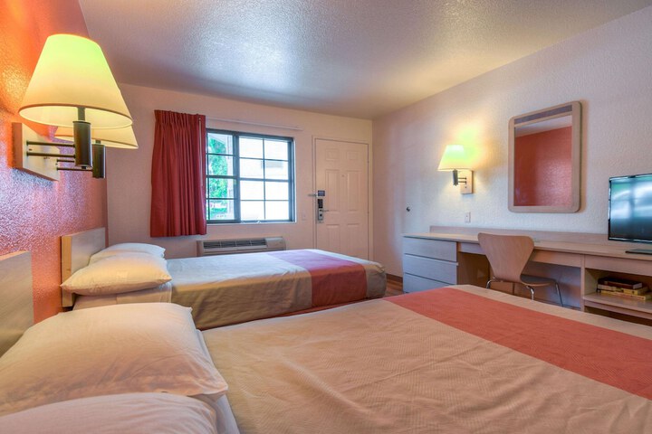 Motel 6 San Dimas CA - Los Angeles
