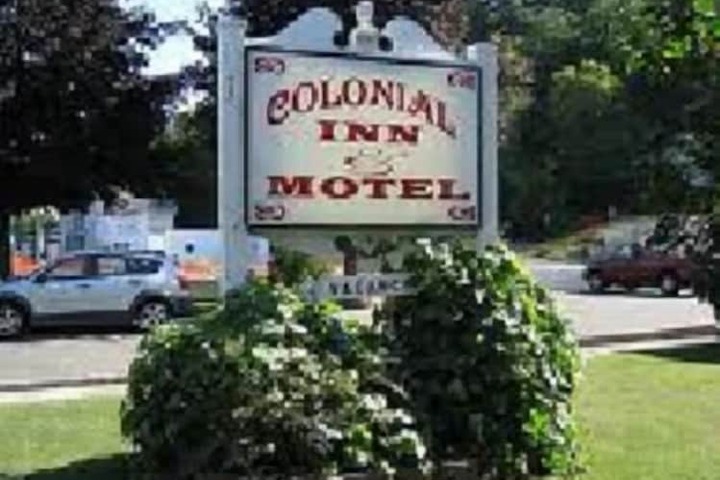 Colonial Inn & Creamery