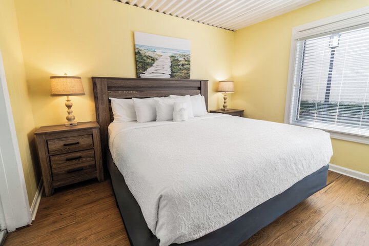 The Oceanfront Litchfield Inn