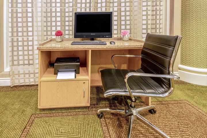 Business Center 28 of 29
