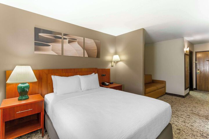 Room 16 of 34