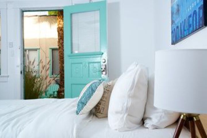 Airy Studio in Venice Beach by Sonder