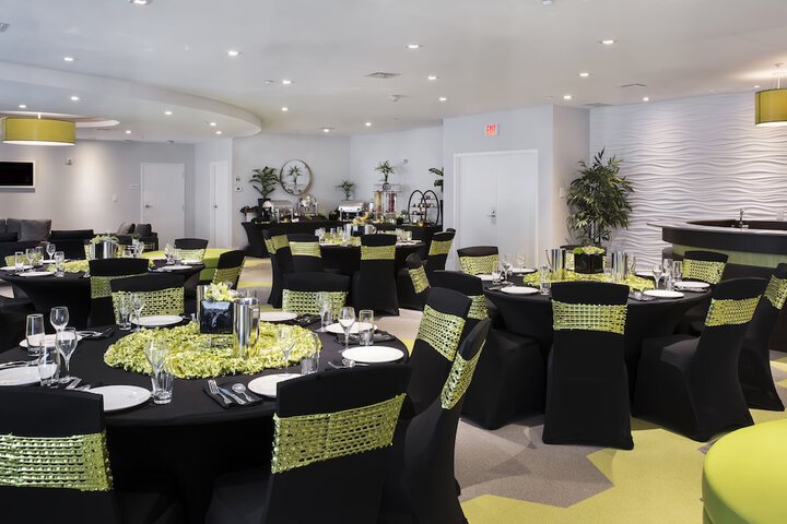 Ballroom/Hall 58 of 70