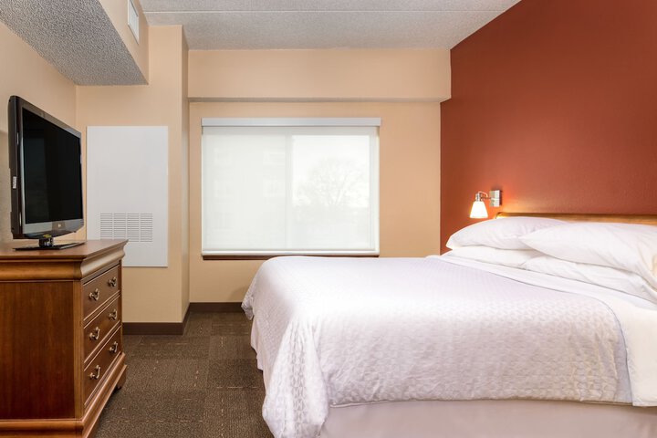 Room 17 of 39