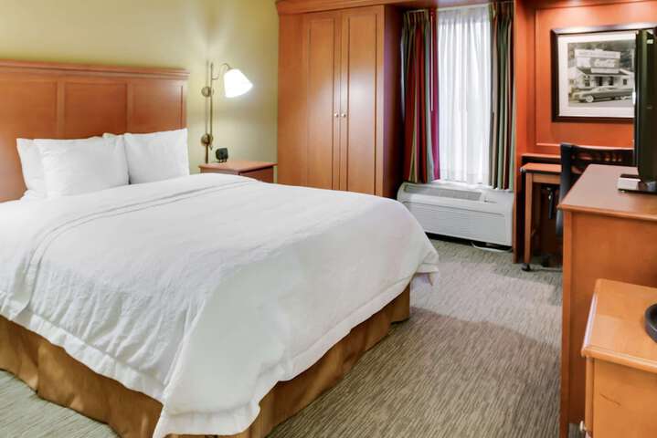 Pittsburgh Airport Inn and Suites