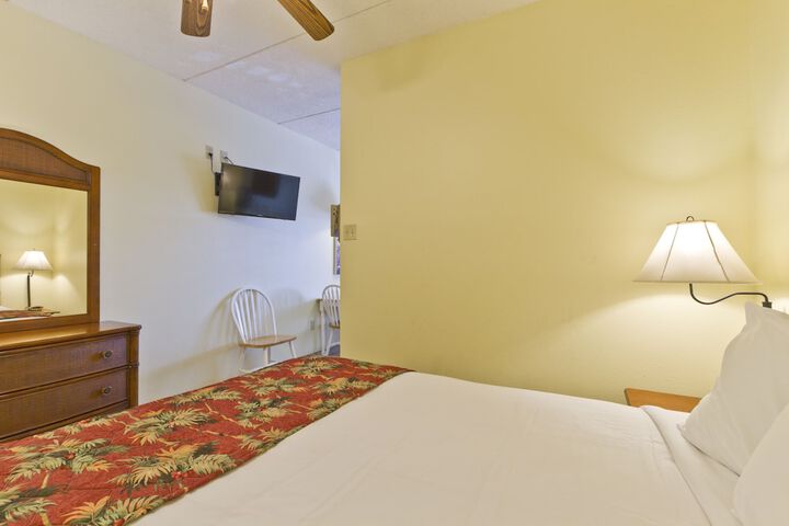 Room 10 of 28